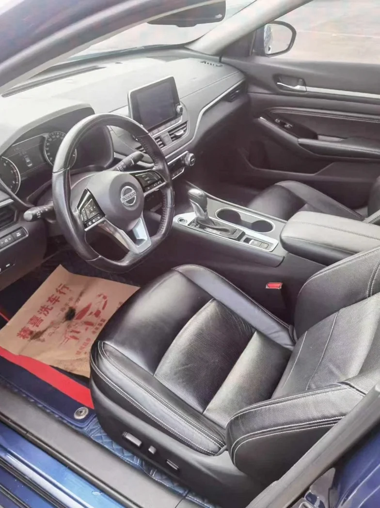 日产天籁 后面外观三