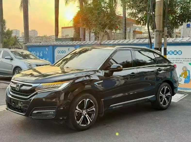 本田URV 正面外观二