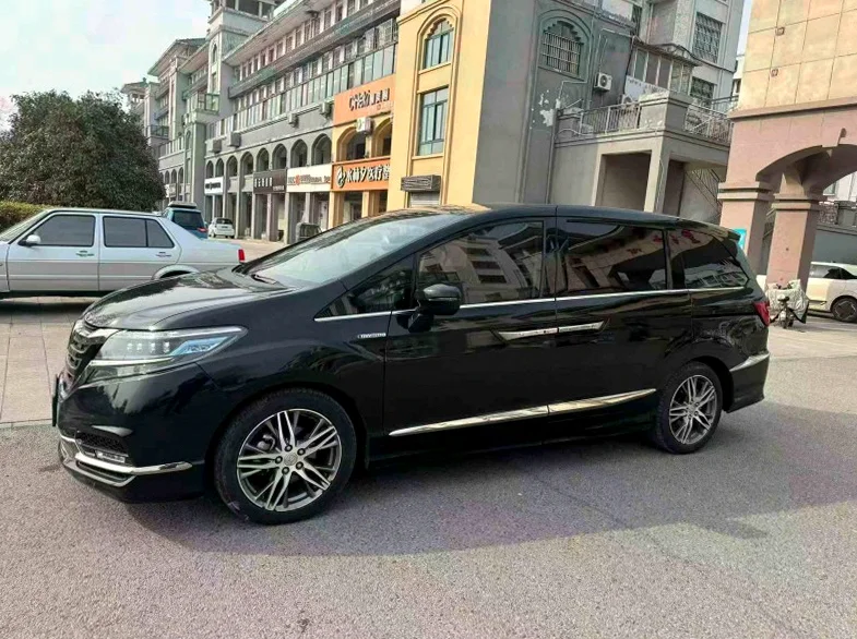 本田艾力绅 正面外观二