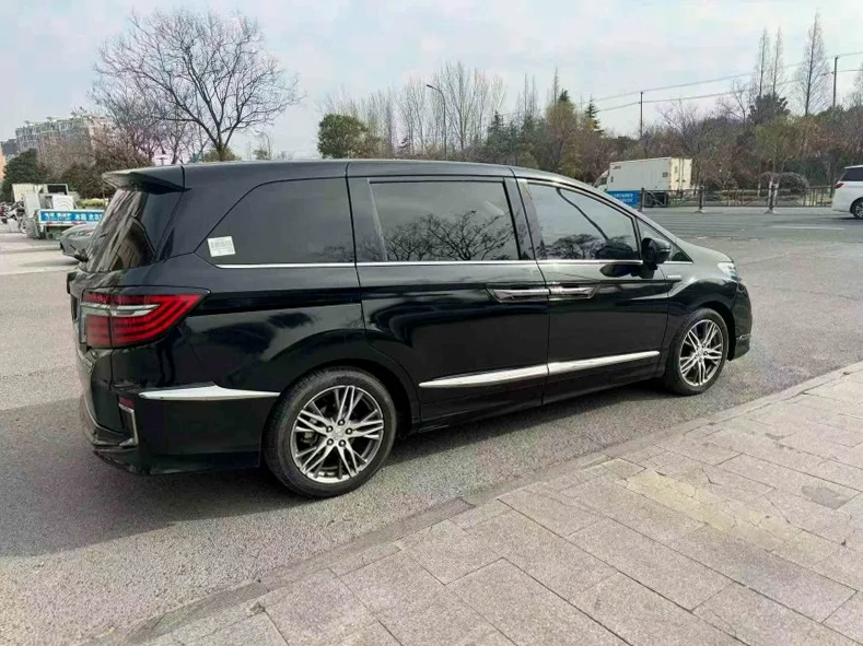 本田艾力绅 后面外观二