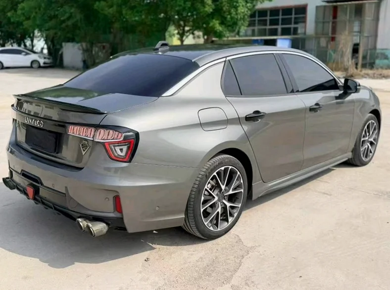 领克03 后面外观一