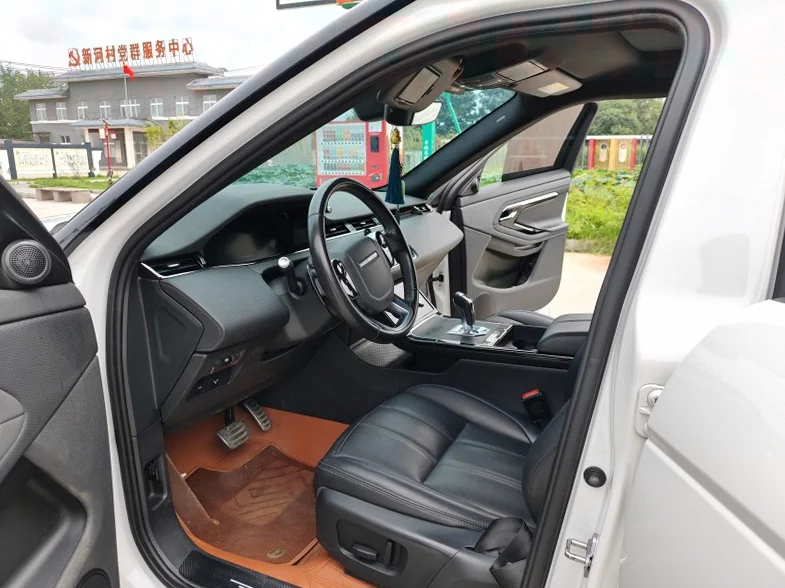 路虎极光 正面外观三