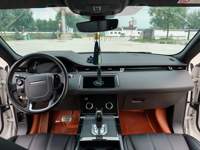 路虎极光 后面外观一