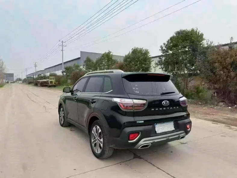 起亚智跑 内饰后排