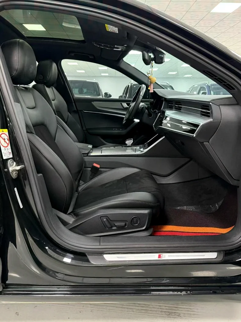 奥迪A6L 后面外观三