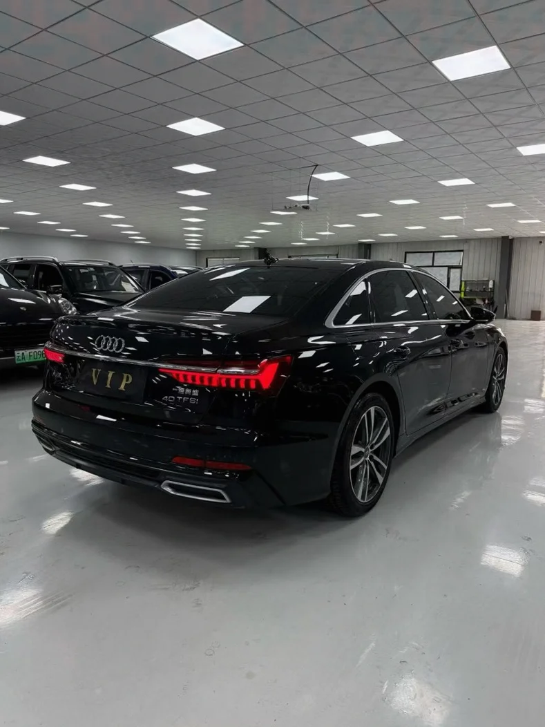 奥迪A6L 后面外观一