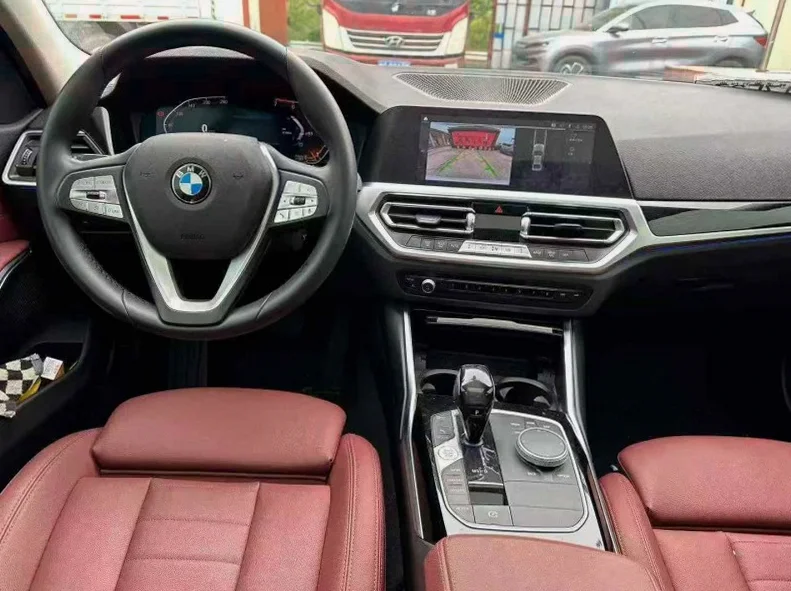 宝马3系 后面外观一