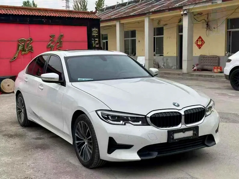 宝马3系 正面外观二