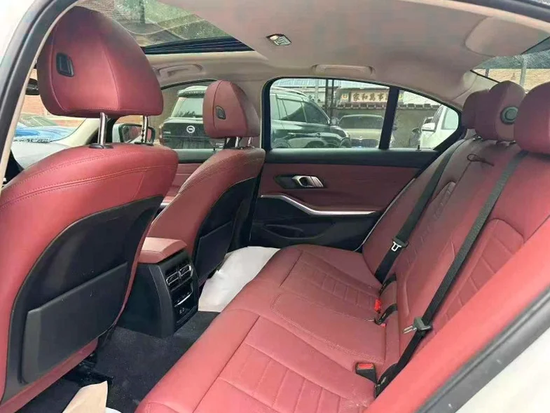 宝马3系 后面外观二