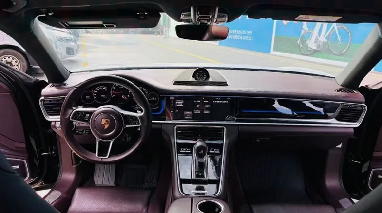 保时捷帕拉梅拉 后面外观二