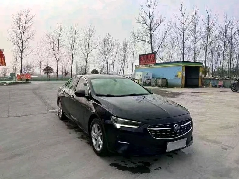 别克君威 后面外观一