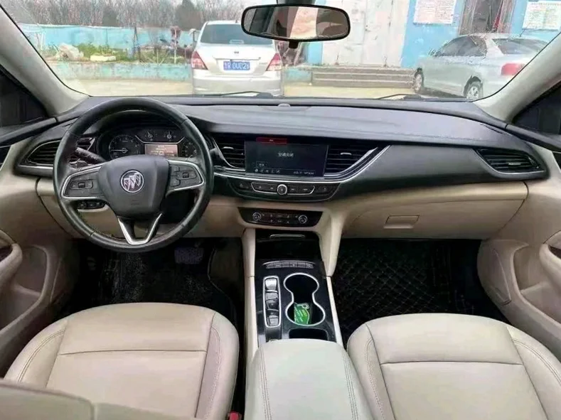 别克君威 后面外观三