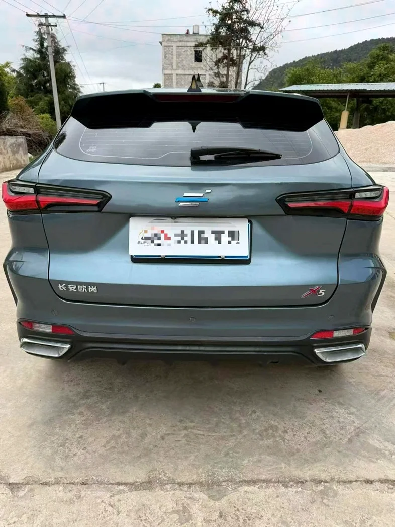 长安汽车欧尚 后面外观三