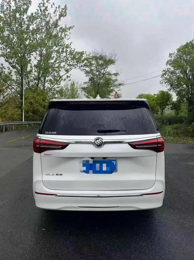 别克GL8 驾驶室