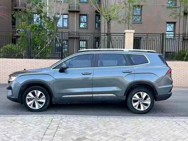 吉利豪越 正面外观三