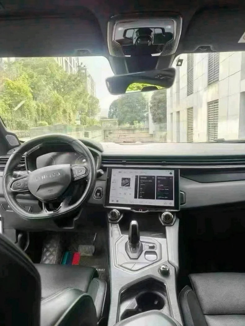 领克01 后面外观二