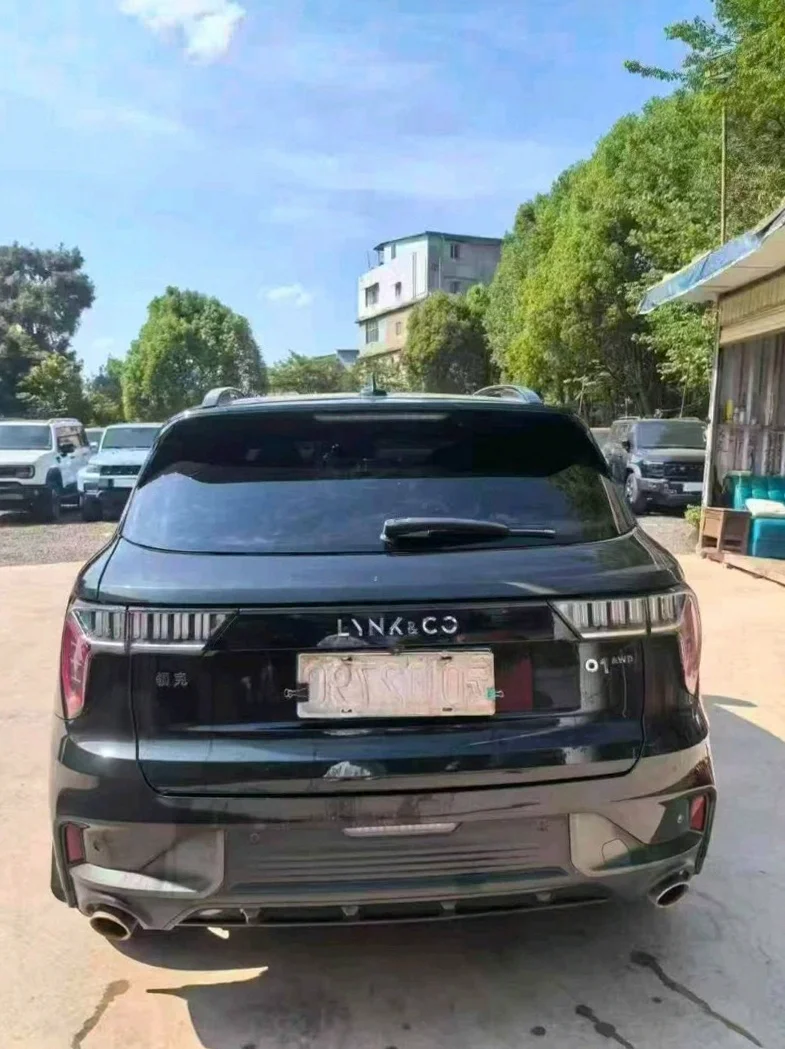 领克01 后面外观一