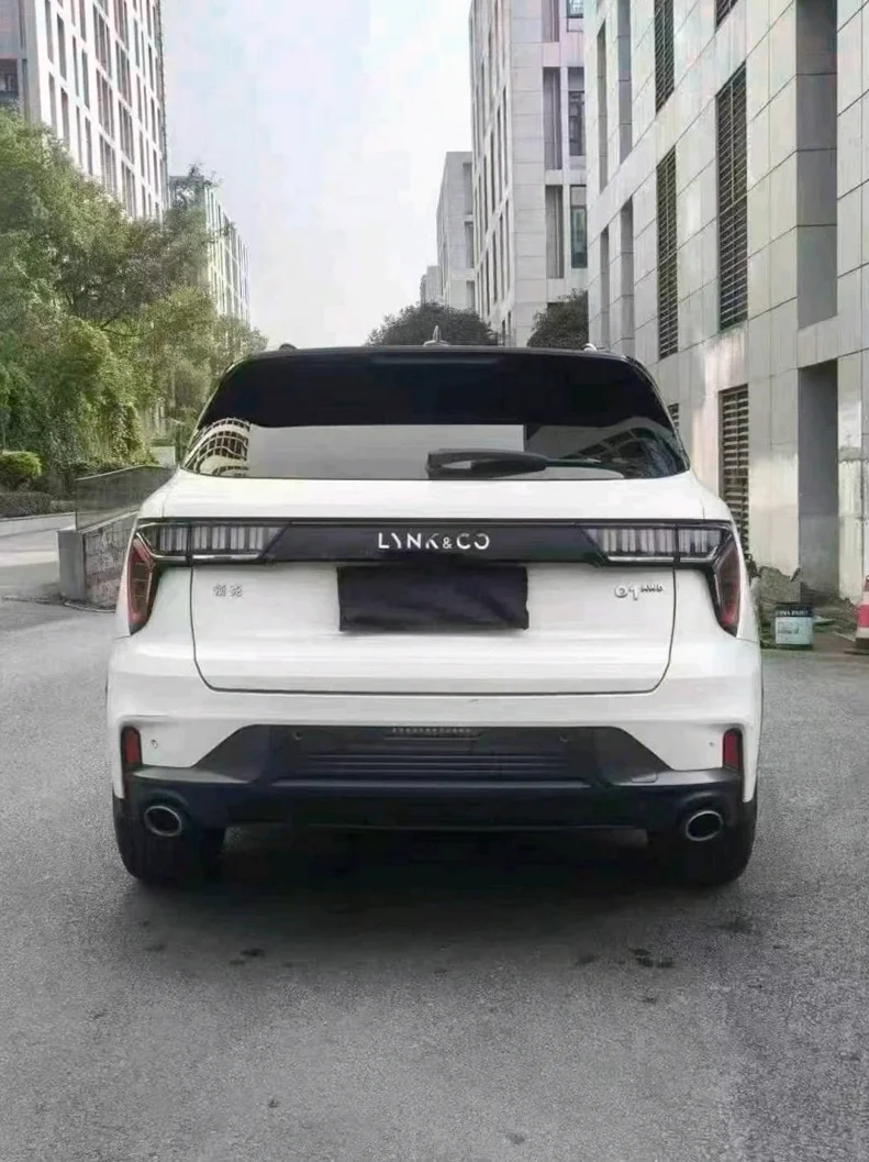 领克01 内饰前排