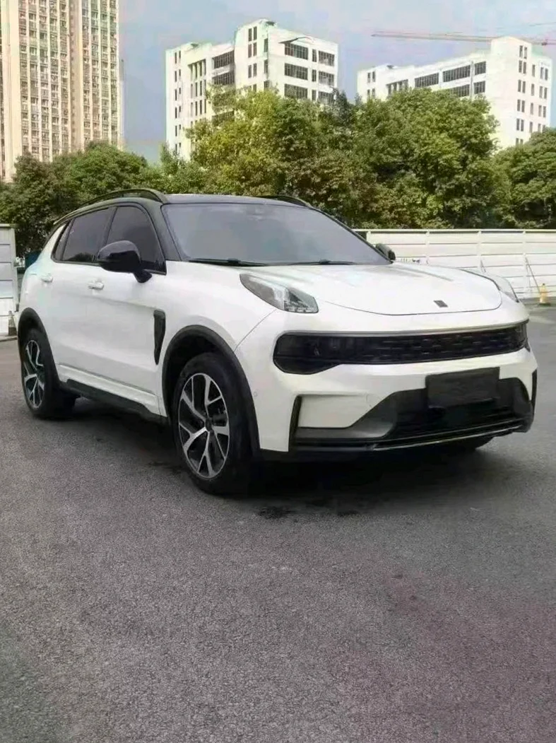 领克01 正面外观三