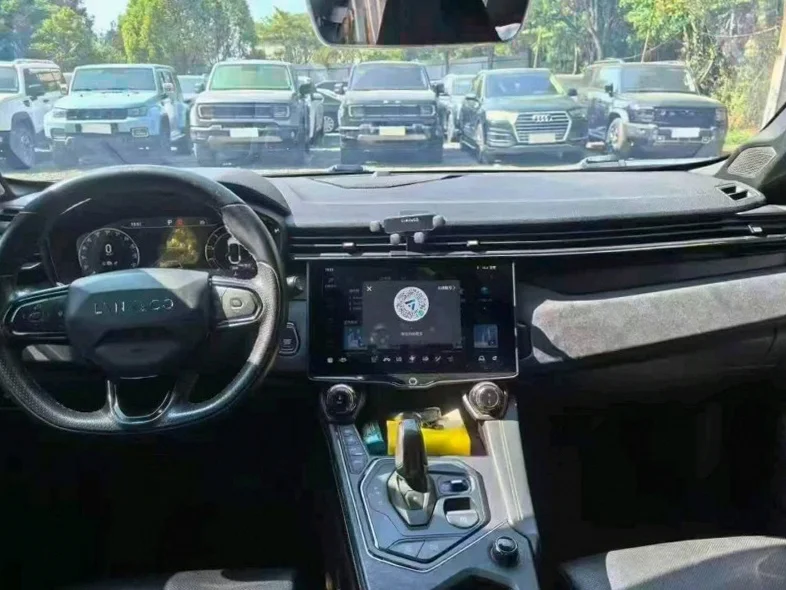 领克01 后面外观二