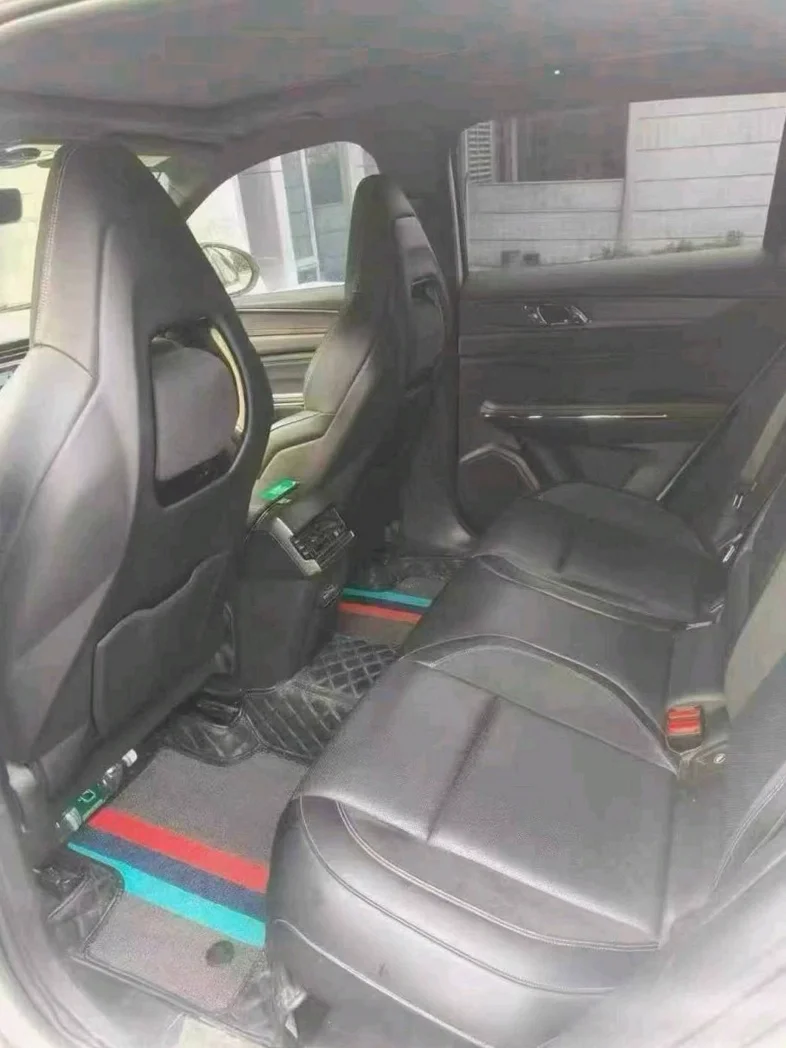 领克01 后面外观一