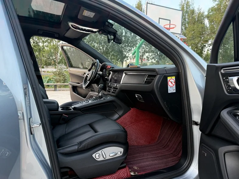 保时捷Macan 后面外观二