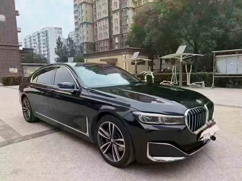 宝马7系 正面外观二