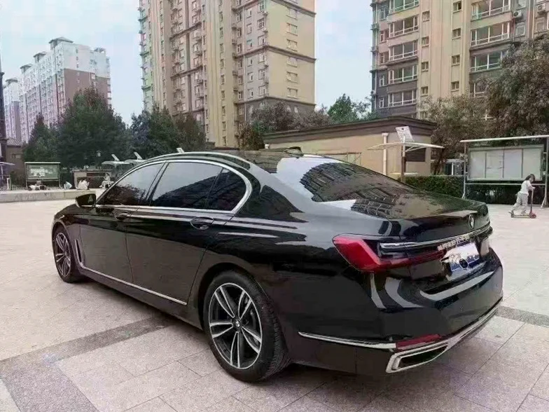 宝马7系 内饰后排