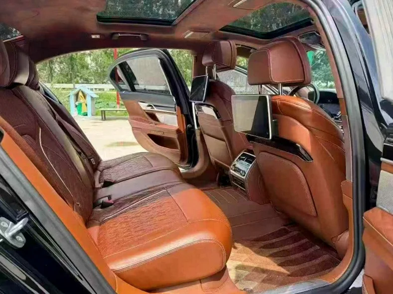 宝马7系 后面外观三