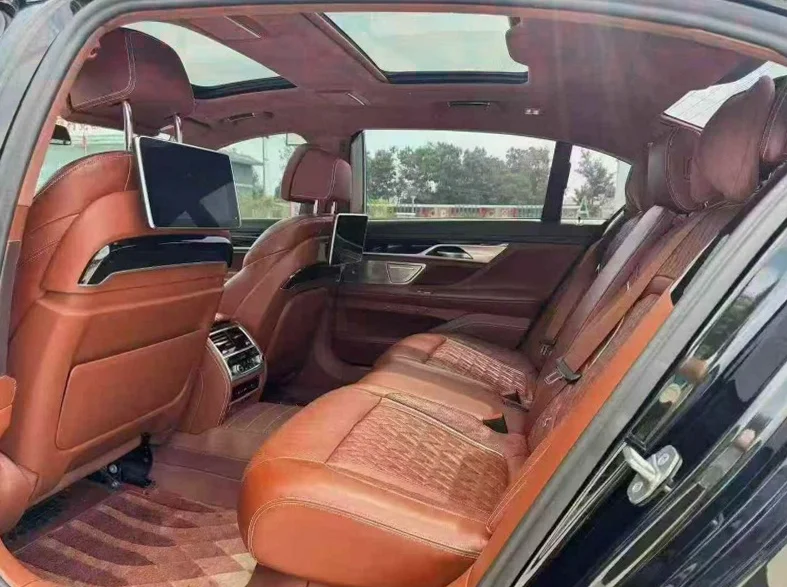 宝马7系 内饰前排