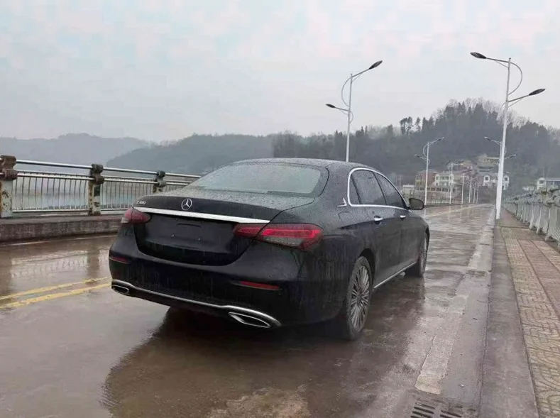 奔驰E 内饰前排