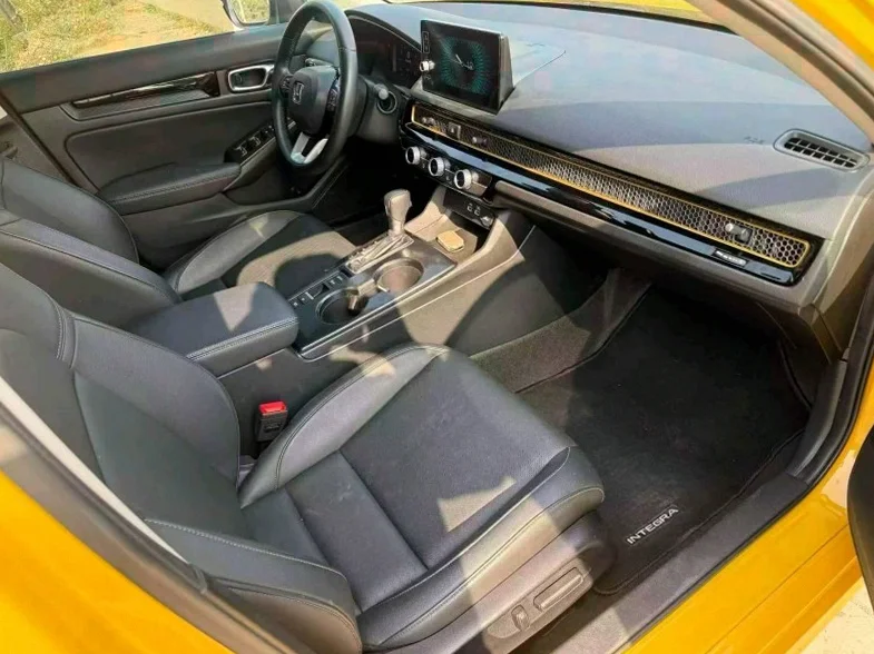 本田型格 内饰后排