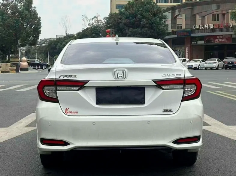 本田英诗派 内饰后排