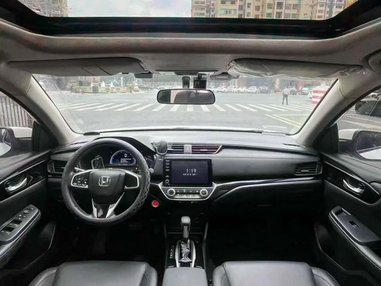 本田英诗派 后面外观一