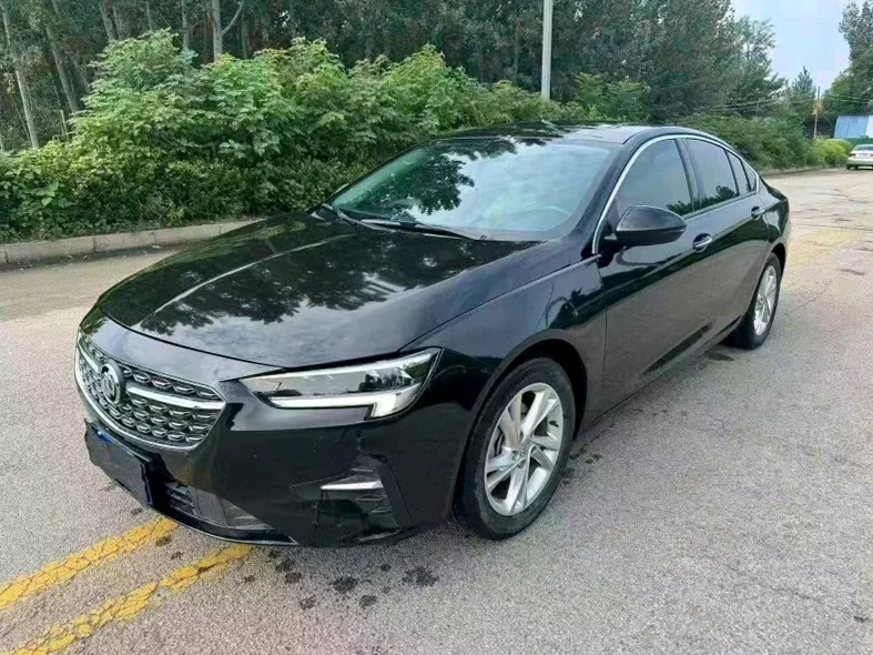 别克君威 正面外观二