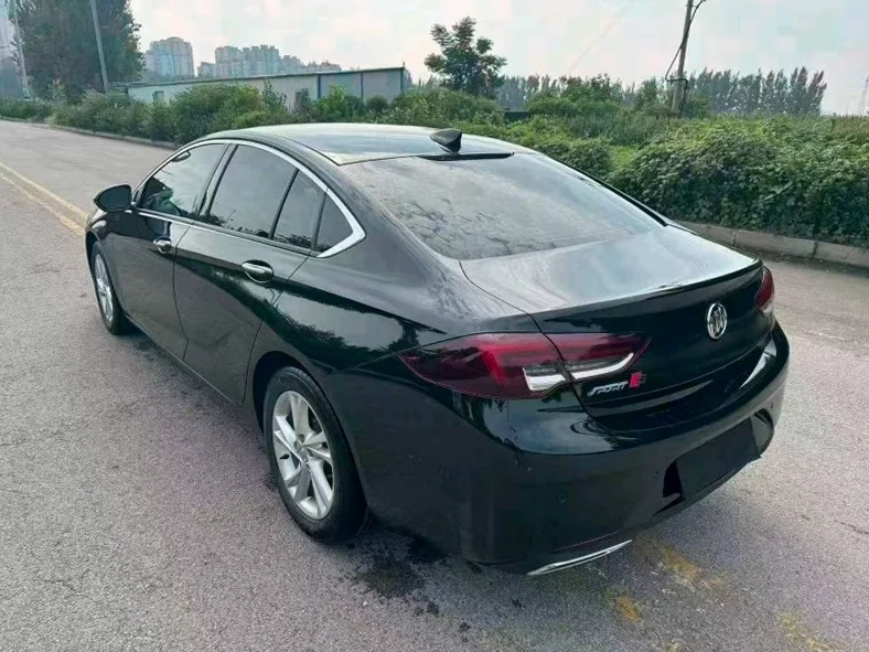 别克君威 内饰前排