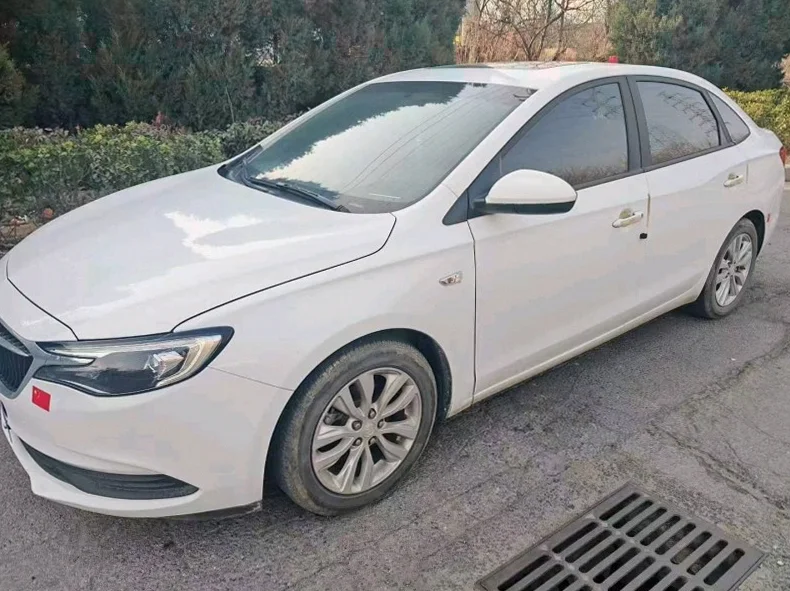 别克英朗 正面外观三