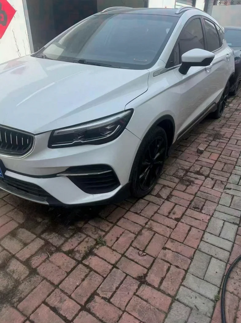 吉利帝豪 正面外观二