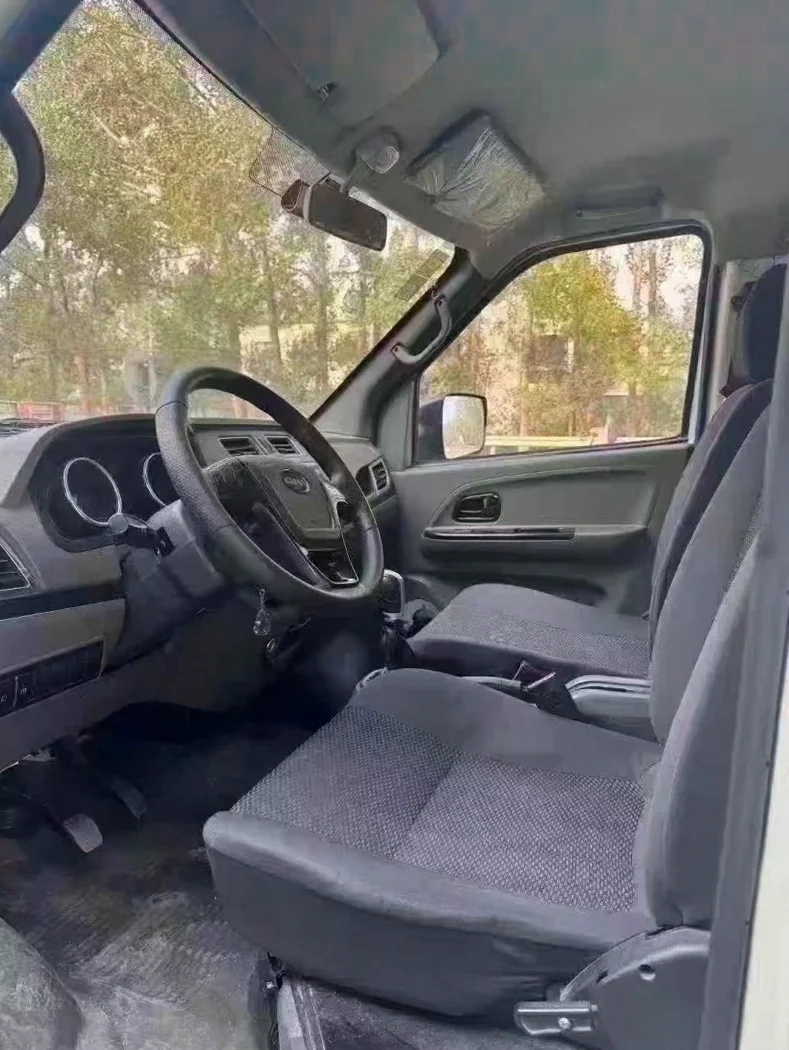 凯马汽车锐航 后面外观一