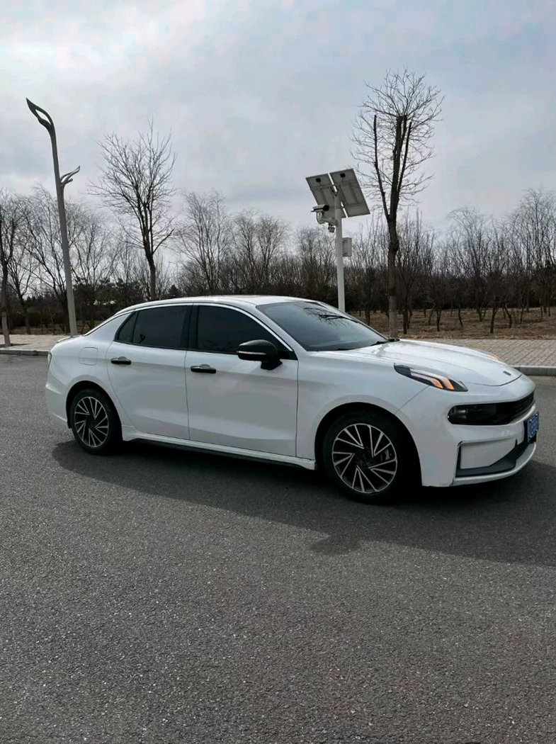 领克03 正面外观二