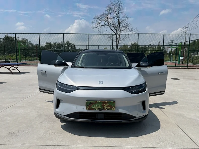 零跑汽车C11 内饰前排