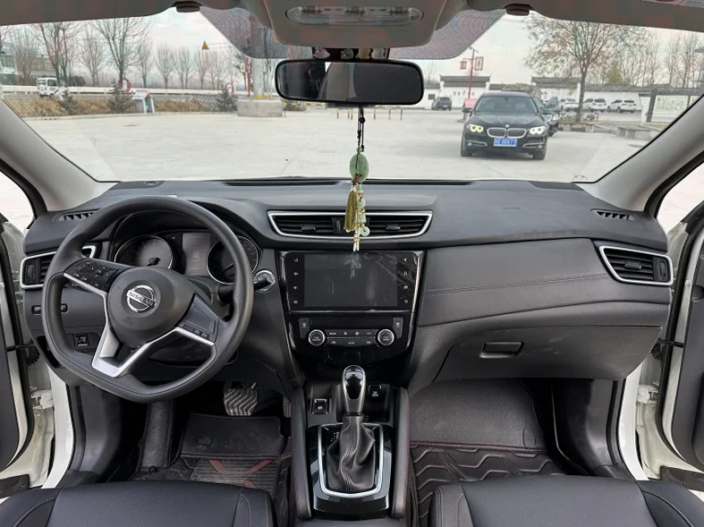 日产逍客 后面外观一