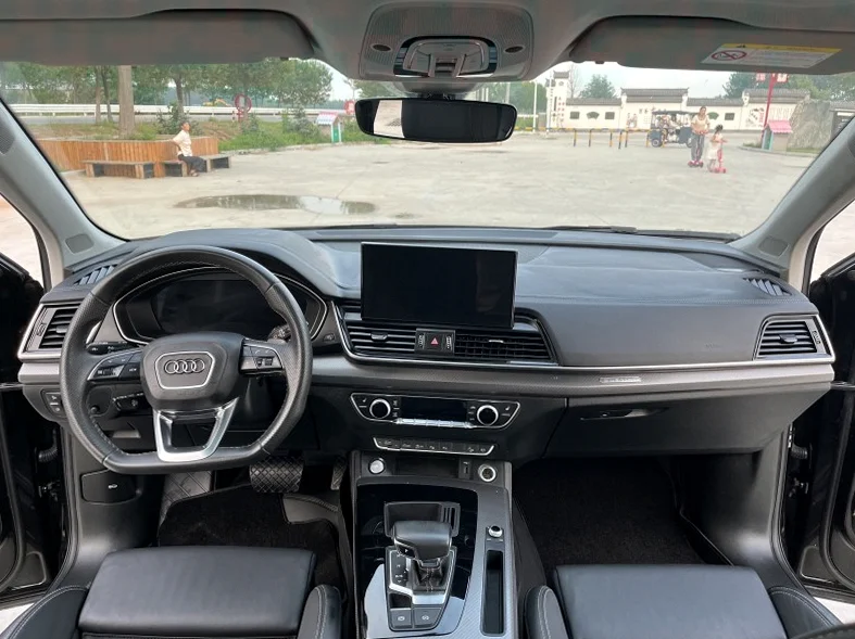 奥迪Q5 后面外观一