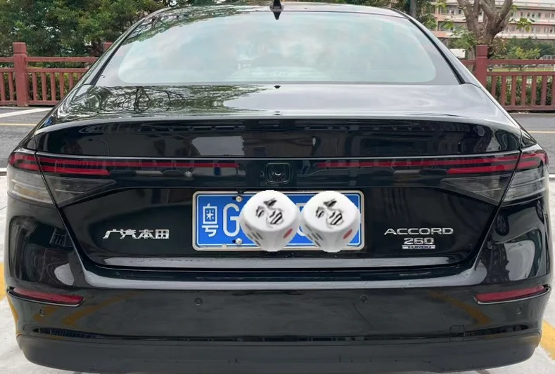 本田雅阁 后面外观一