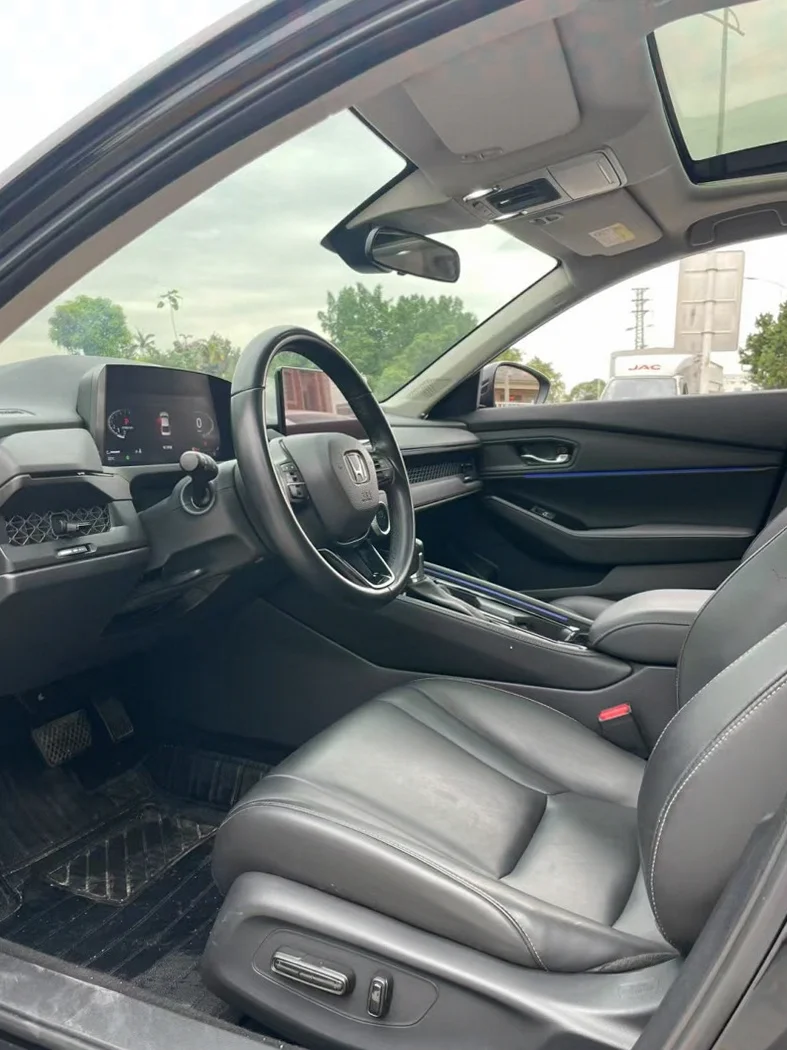 本田雅阁 正面外观三