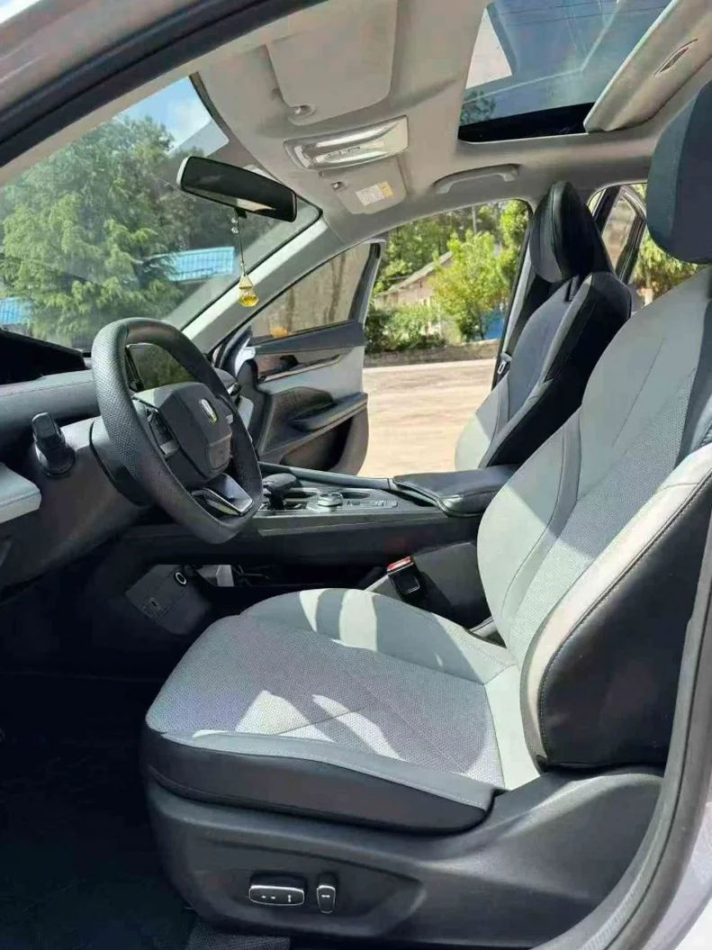 长安汽车UNI 后面外观三