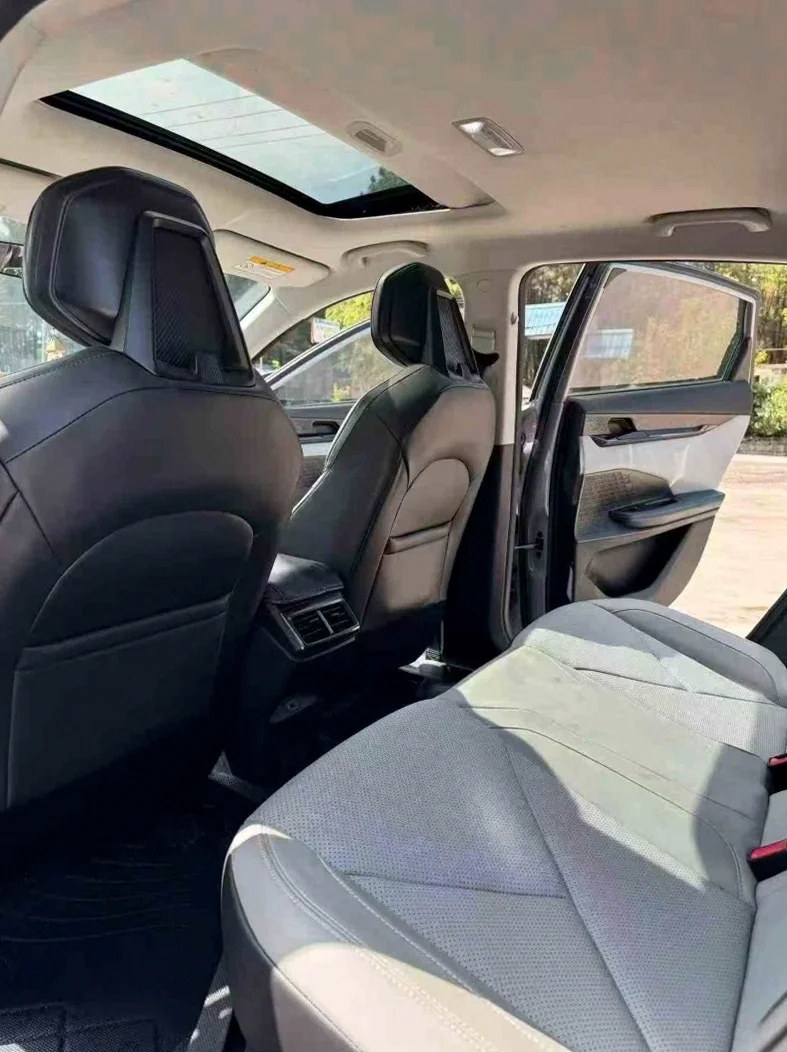 长安汽车UNI 后面外观二