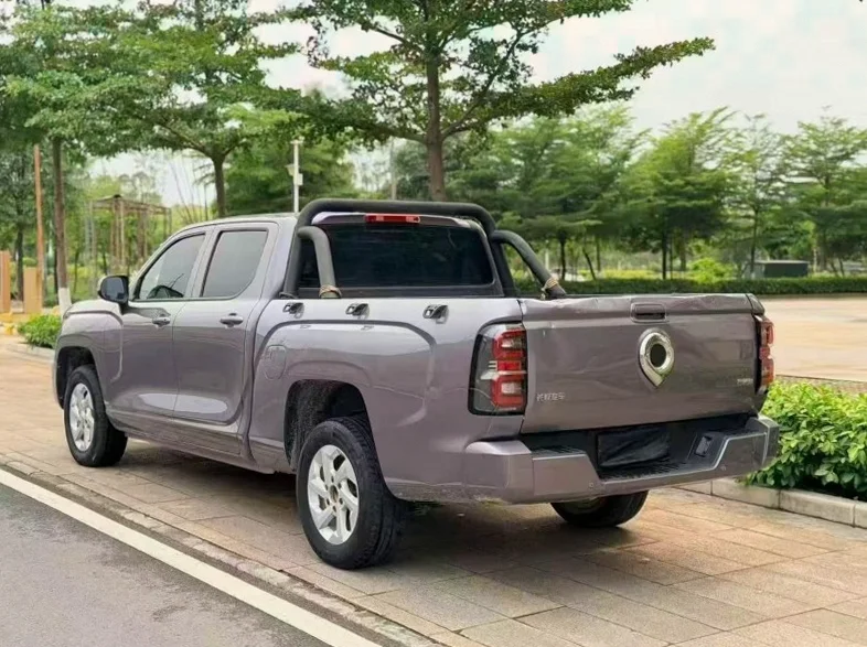 长城汽车炮 后面外观三