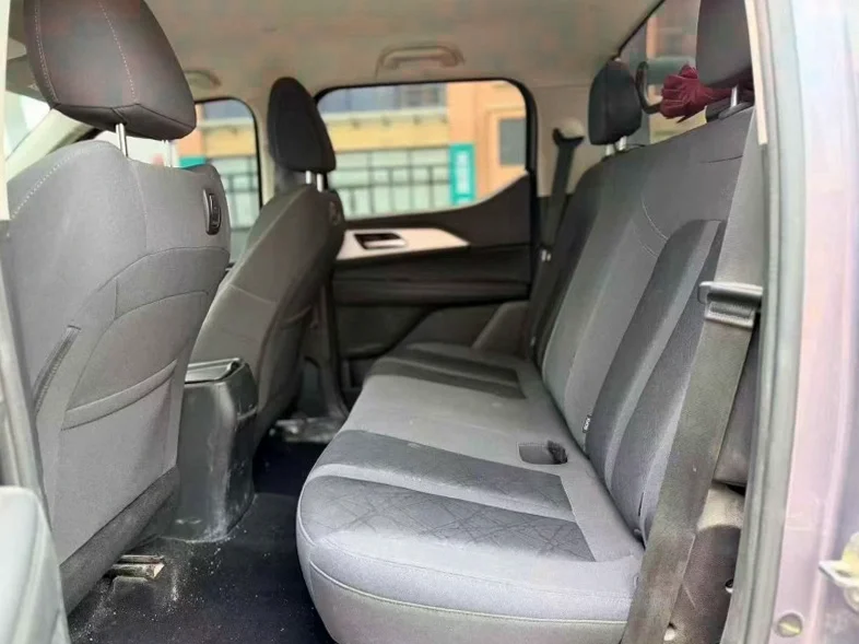 长城汽车炮 后面外观一