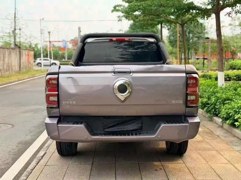 长城汽车炮 内饰前排